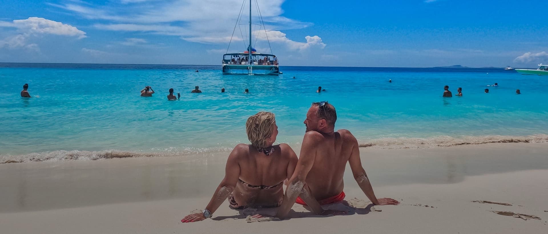 klein curacao couple